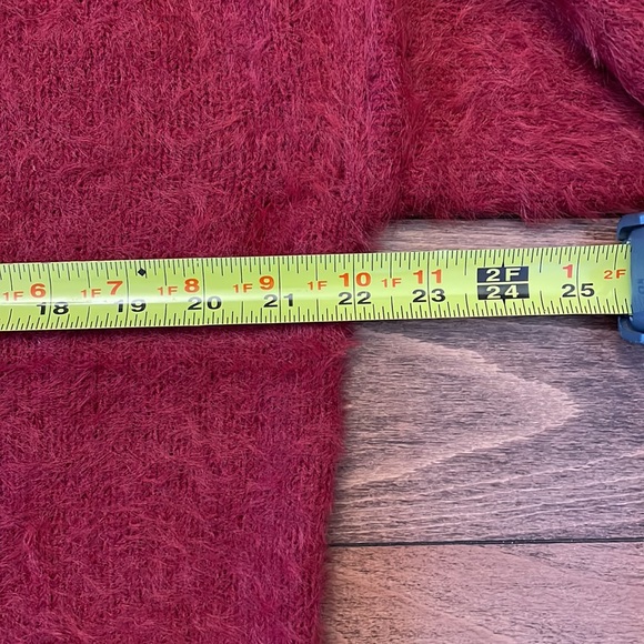 ✨✨Host Pick!✨✨Ava & Viv fuzzy red pullover plus size NWT - Picture 5 of 10